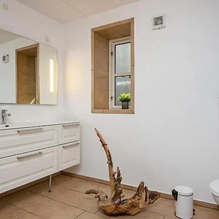 Panoramic Retreat By Water - By Traum Vakantiehuis
