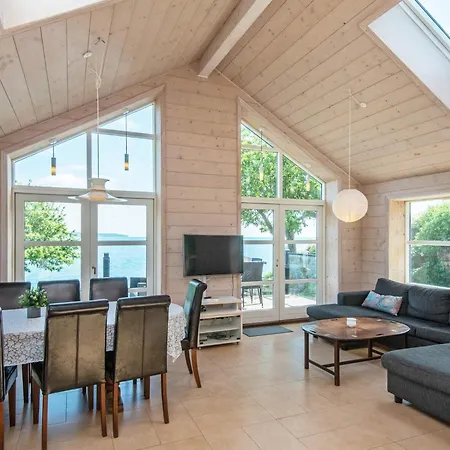 Vakantiehuis Panoramic Retreat By Water - By Traum