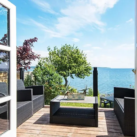 Panoramic Retreat By Water - By Traum Vakantiehuis
